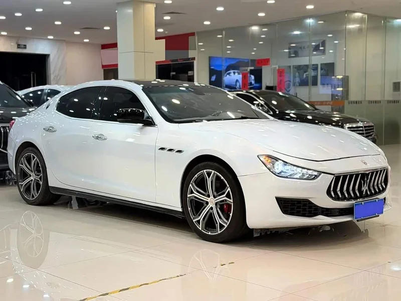 Maserati Ghibli — фото 12