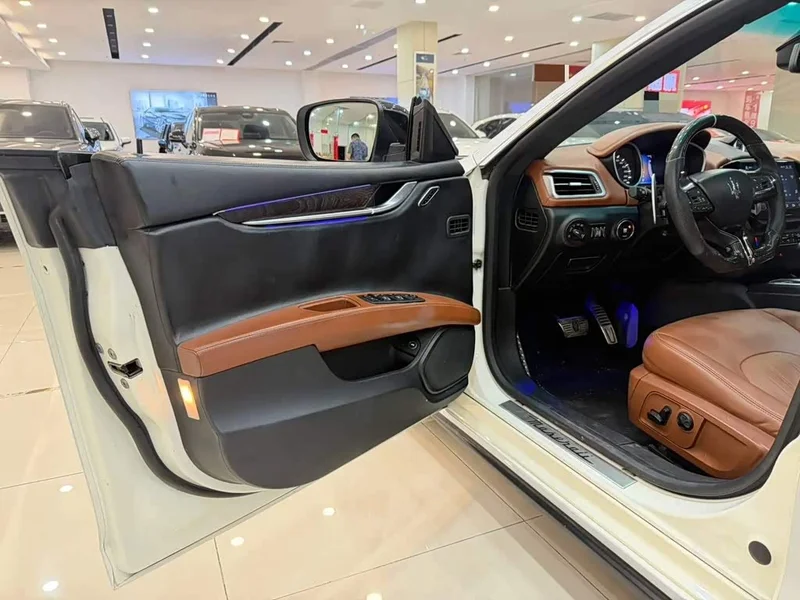 Maserati Ghibli — фото 15