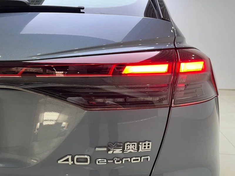 Audi Q4 e-tron — фото 16