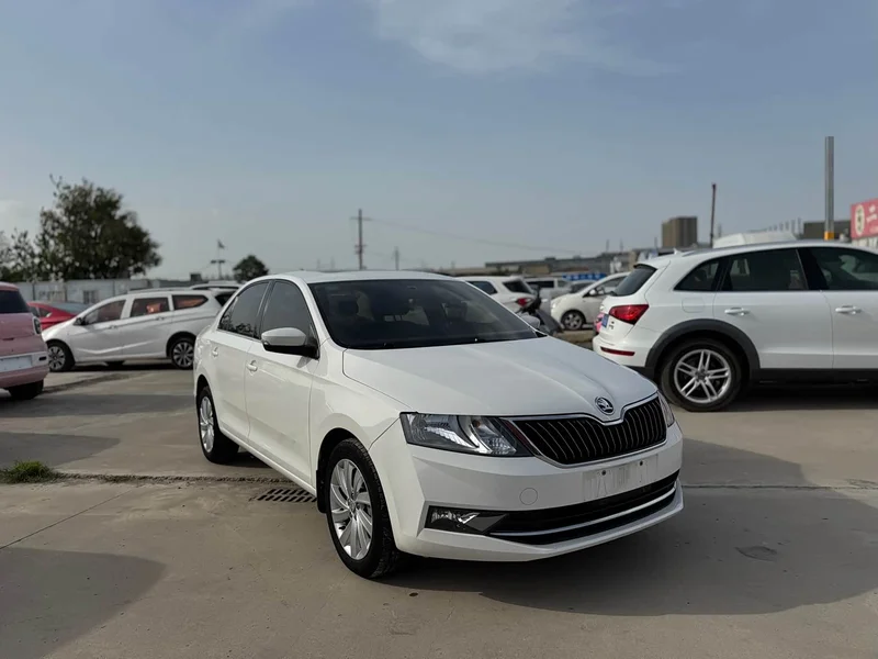 Volkswagen Rapid — фото 3