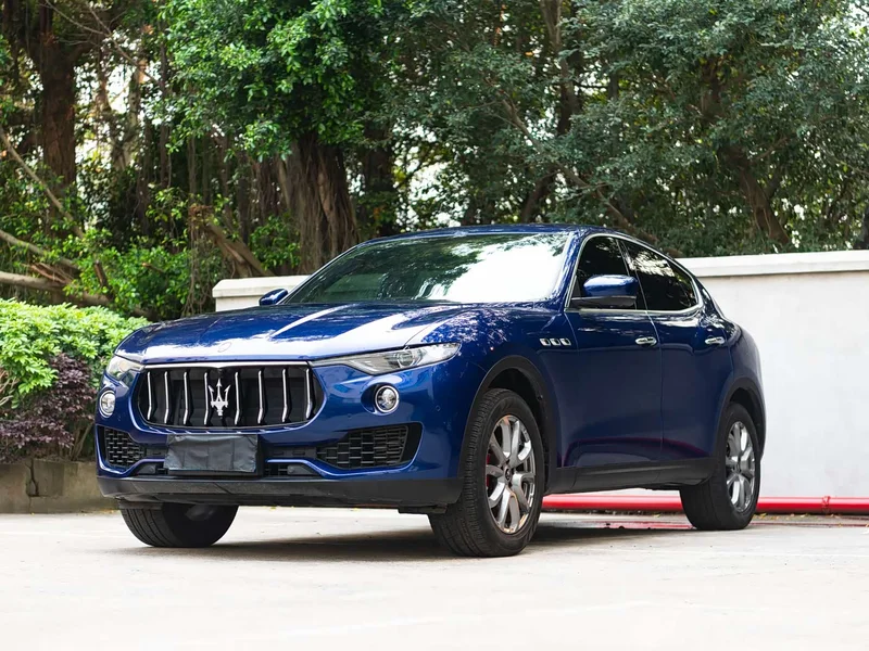 Maserati Levante — фото 1