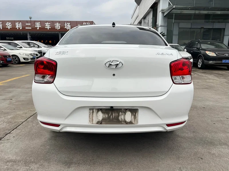 Kia Verna — фото 4