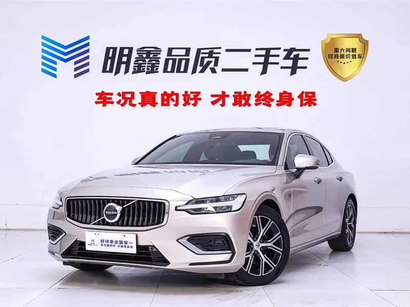 Volvo S60 — фото 1
