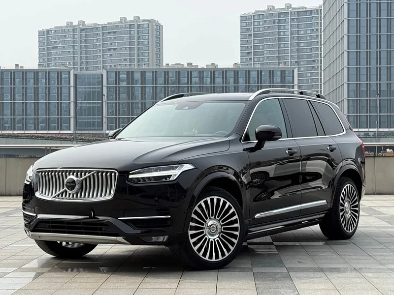 Volvo XC90 — фото 1