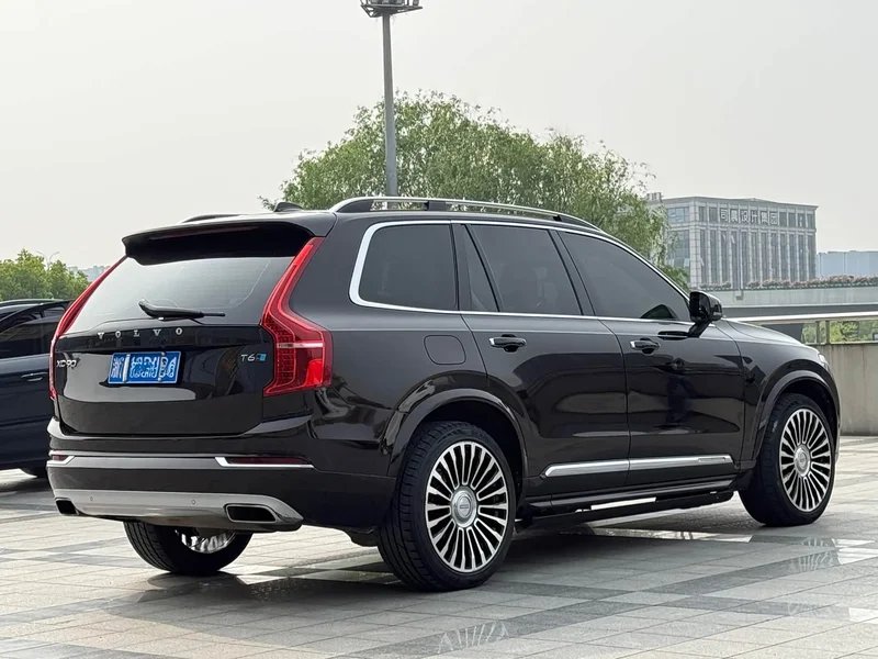 Volvo XC90 — фото 18