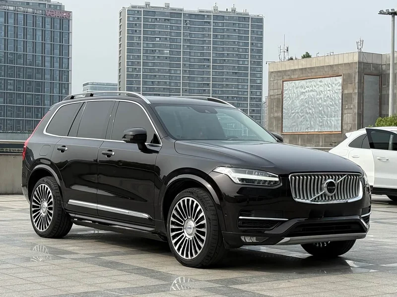 Volvo XC90 — фото 3