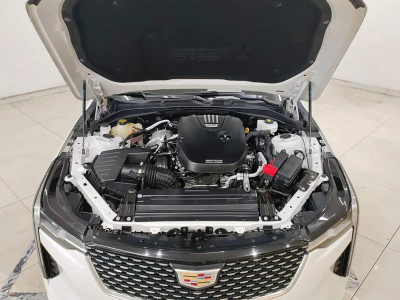 Cadillac CT4 — фото 10