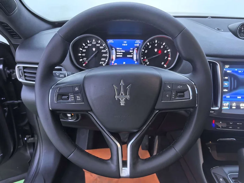 Maserati Levante — фото 10