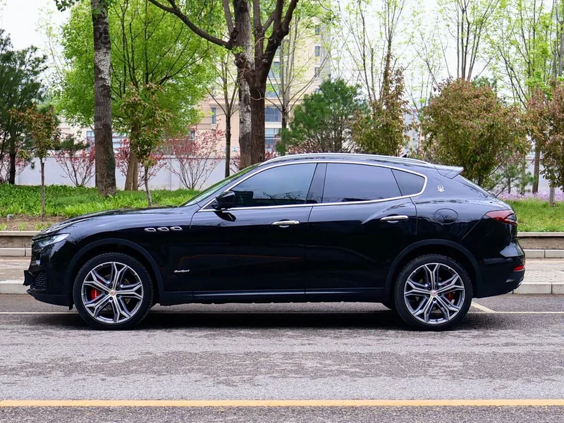 Maserati Levante — фото 4