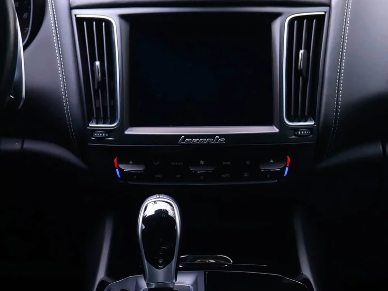 Maserati Levante — фото 10