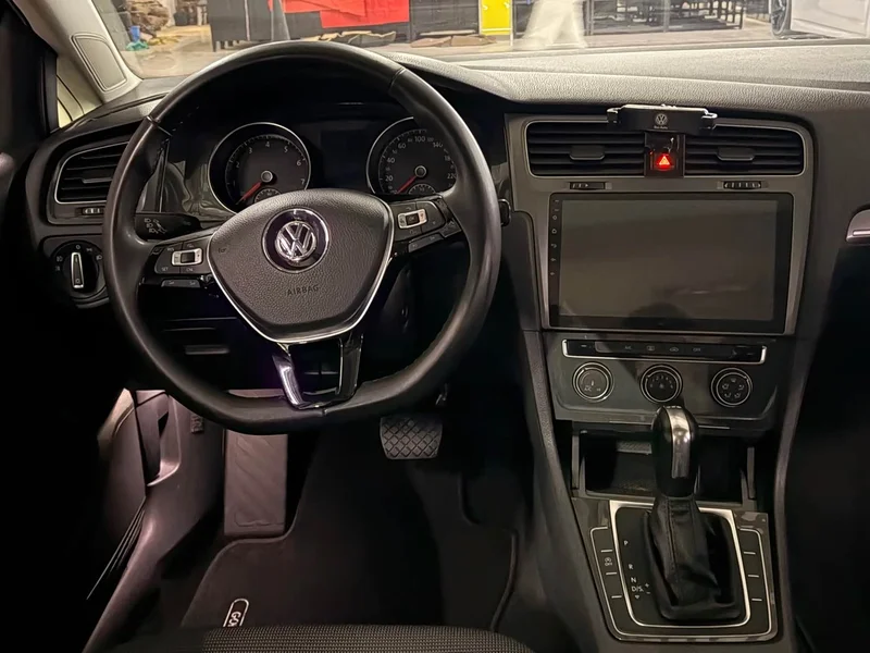 Volkswagen Golf — фото 10