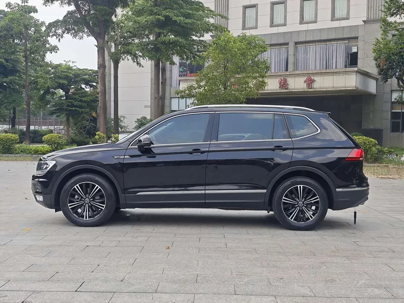 Volkswagen Tiguan L — фото 4