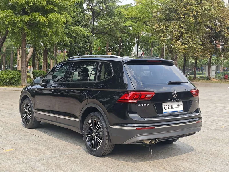 Volkswagen Tiguan L — фото 7