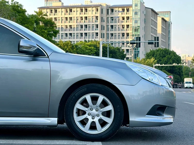 Subaru Legacy — фото 11
