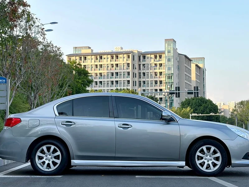 Subaru Legacy — фото 13