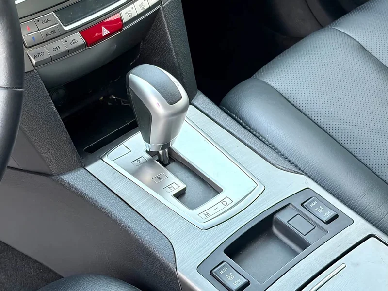 Subaru Legacy — фото 20