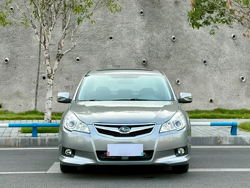 Subaru Legacy — фото 2