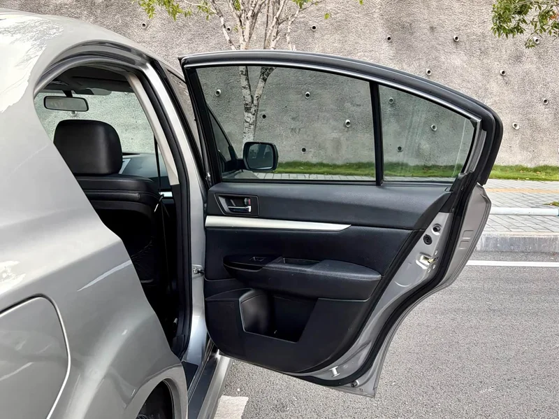 Subaru Legacy — фото 24