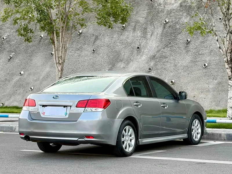 Subaru Legacy — фото 4