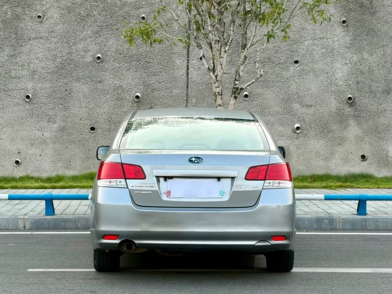 Subaru Legacy — фото 5