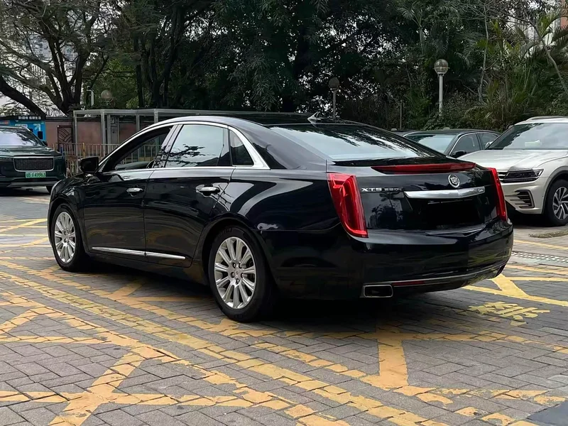 Cadillac XTS — фото 11