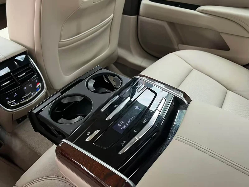 Cadillac XTS — фото 12