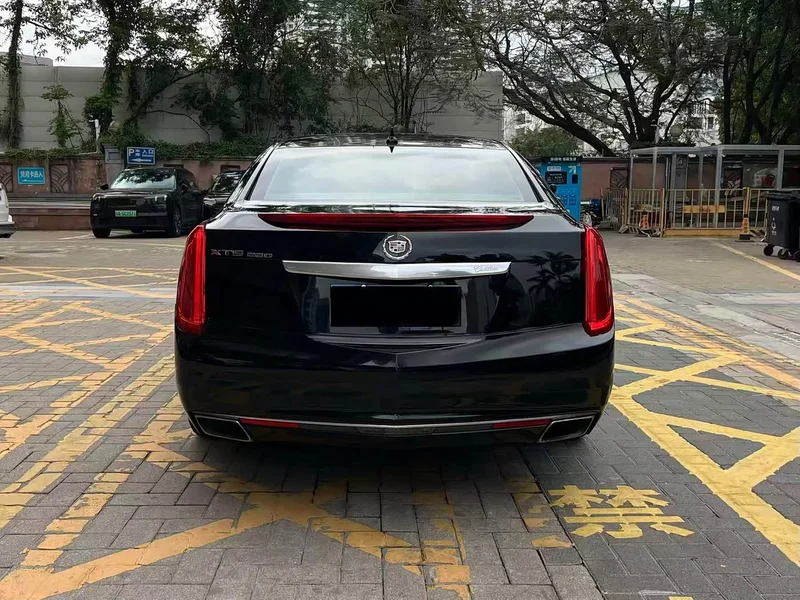 Cadillac XTS — фото 10