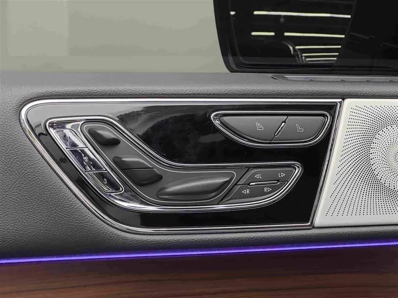 Lincoln Navigator — фото 18