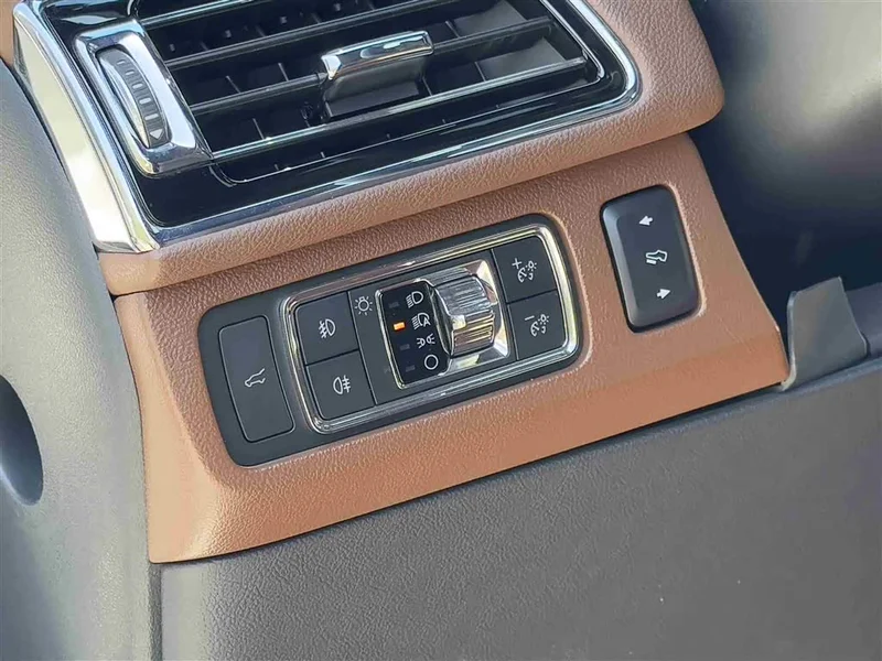 Lincoln Navigator — фото 19