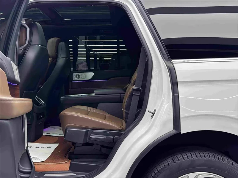 Lincoln Navigator — фото 9