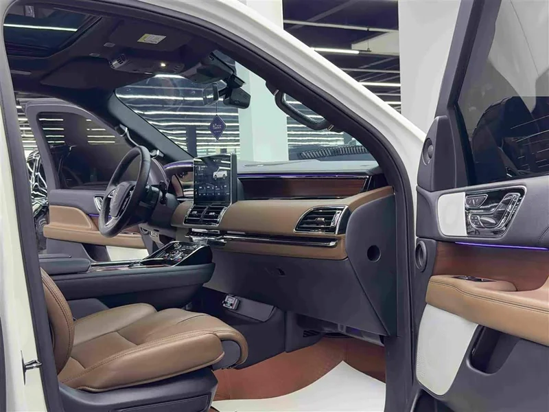 Lincoln Navigator — фото 10