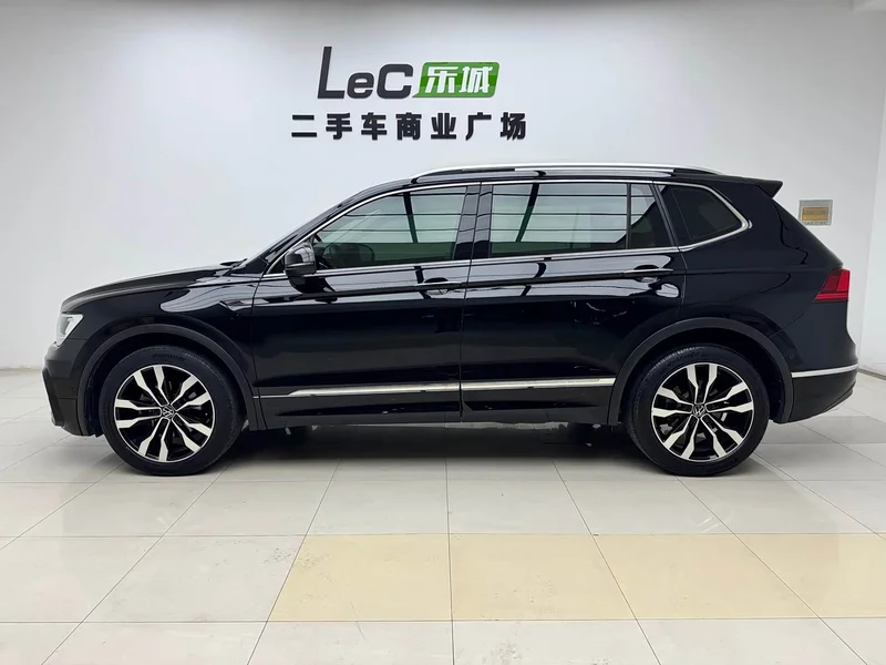 Volkswagen Tiguan L — фото 13