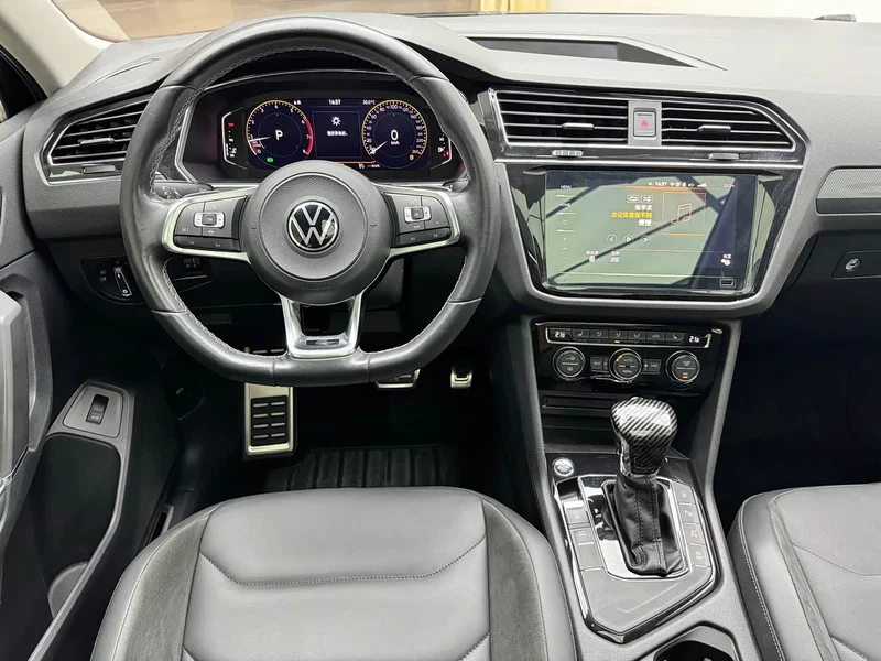 Volkswagen Tiguan L — фото 7