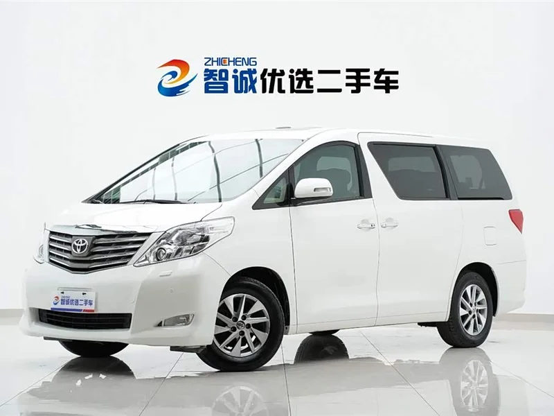 Toyota Alphard — фото 1