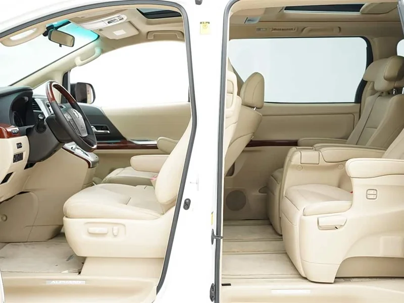 Toyota Alphard — фото 11