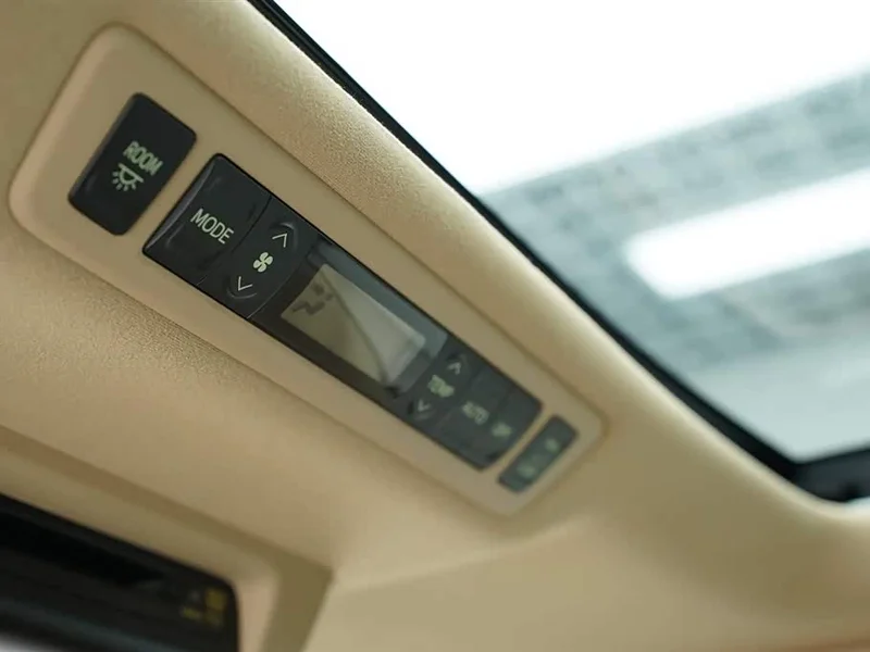 Toyota Alphard — фото 26