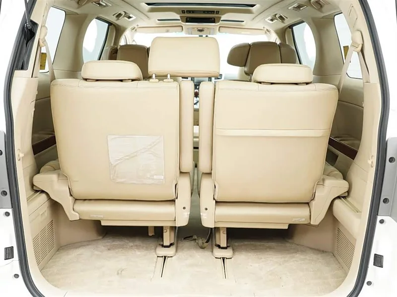 Toyota Alphard — фото 27
