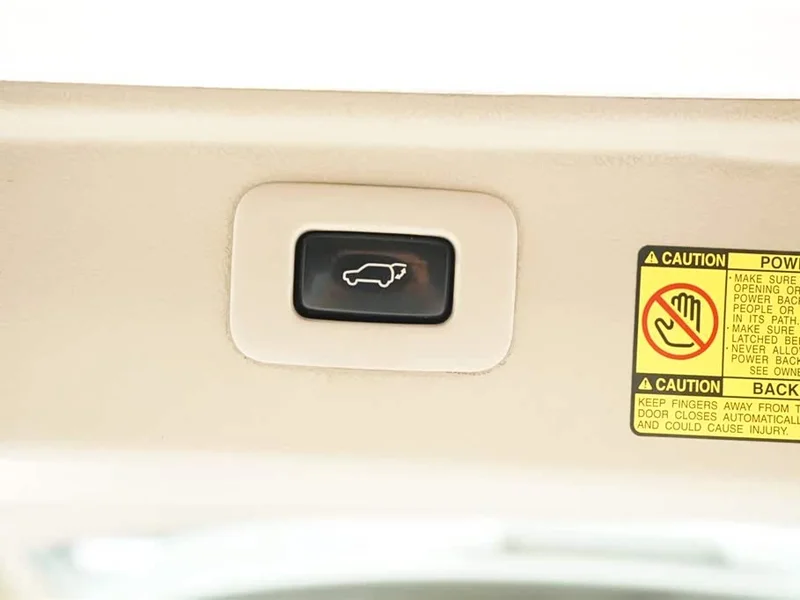 Toyota Alphard — фото 29