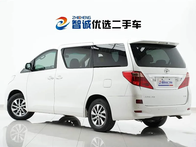 Toyota Alphard — фото 33