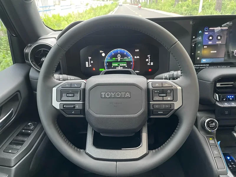 Toyota Prado — фото 16