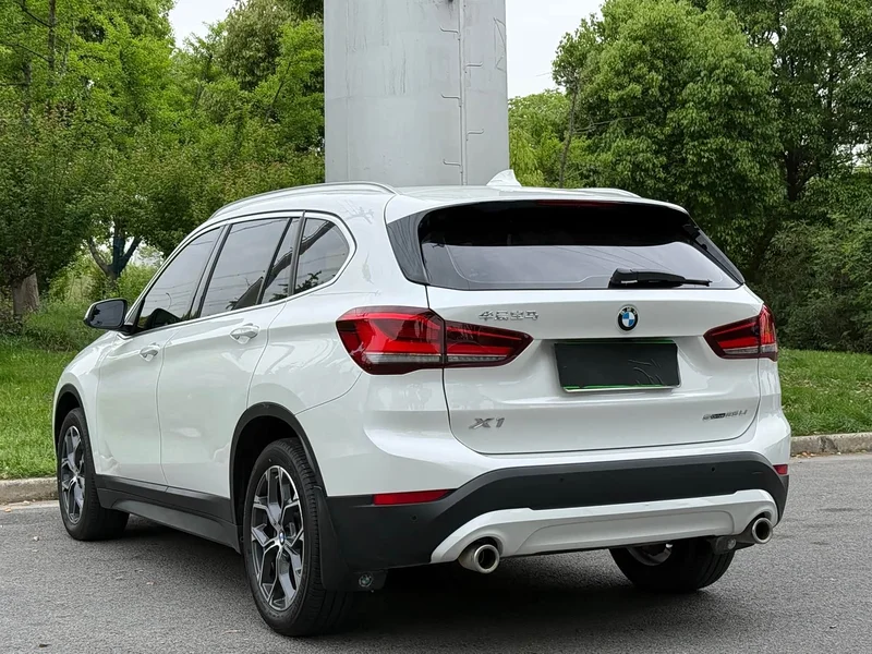 BMW X1 — фото 9