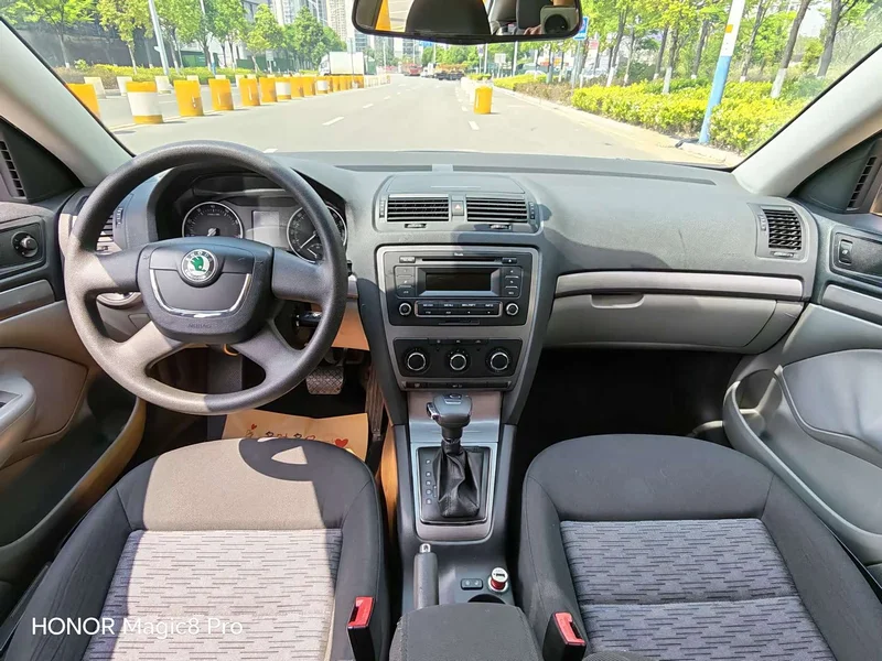 Volkswagen Octavia — фото 6