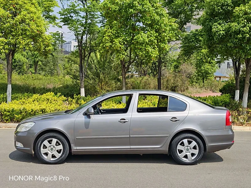 Volkswagen Octavia — фото 10