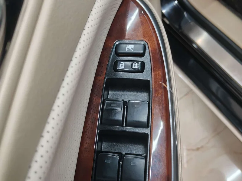 Toyota Crown — фото 12