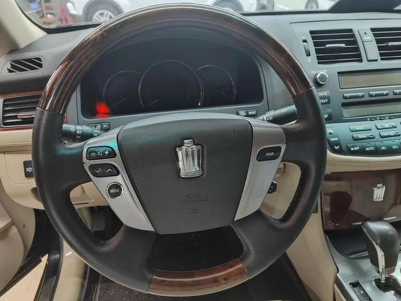 Toyota Crown — фото 14