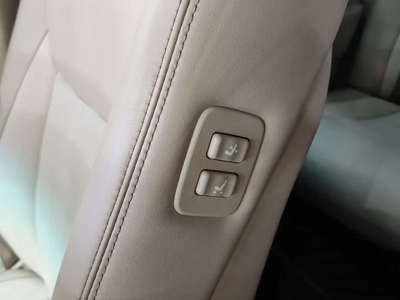 Toyota Crown — фото 16