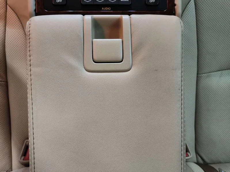 Toyota Crown — фото 18