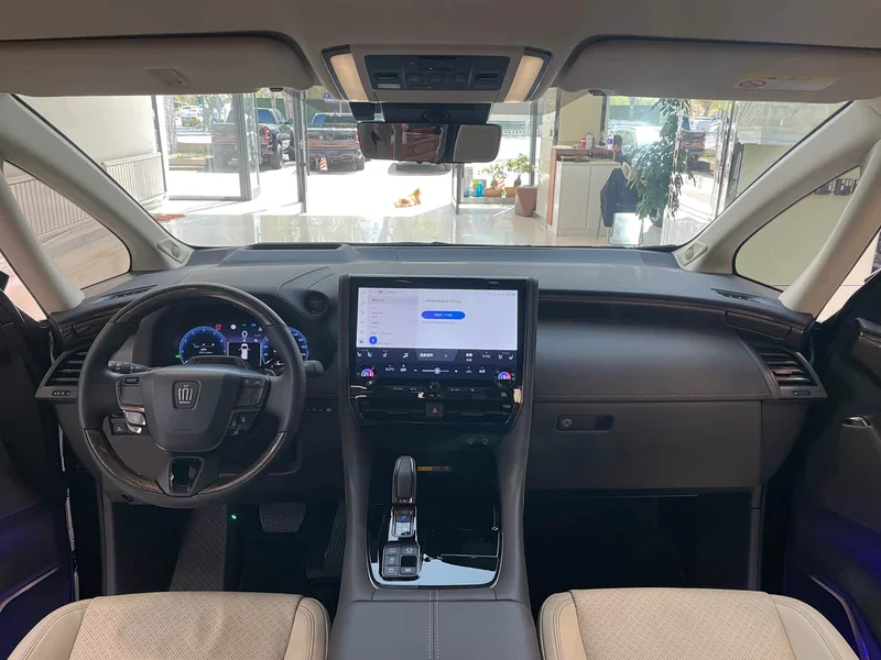 Toyota Vellfire — фото 21