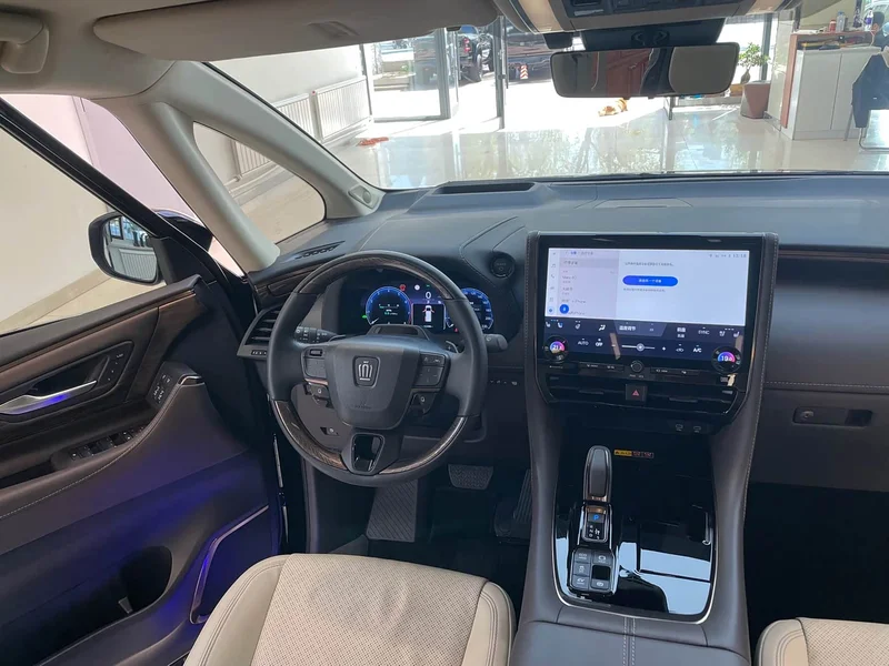 Toyota Vellfire — фото 23