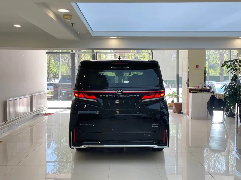 Toyota Vellfire — фото 5